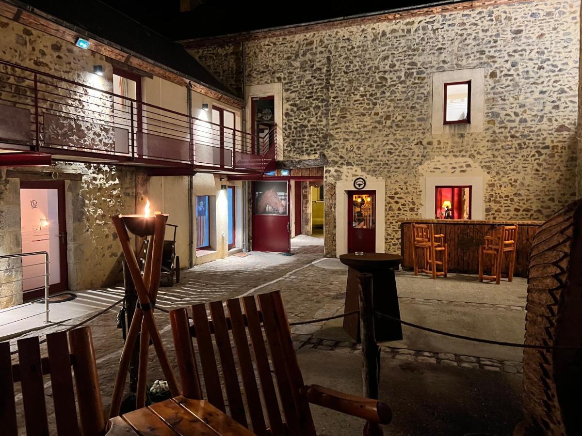 Hotel Le Ranch Brûlon Eksteriør billede