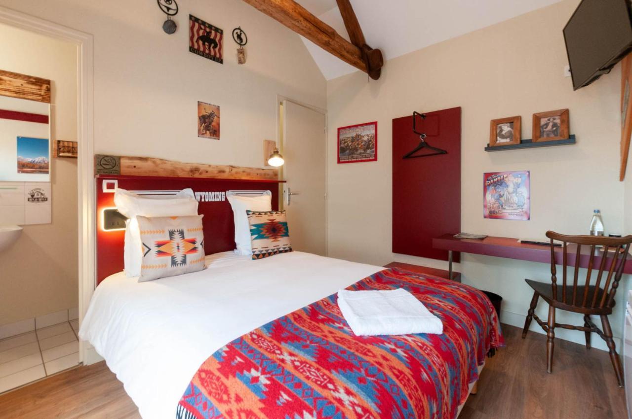 Hotel Le Ranch Brûlon Eksteriør billede