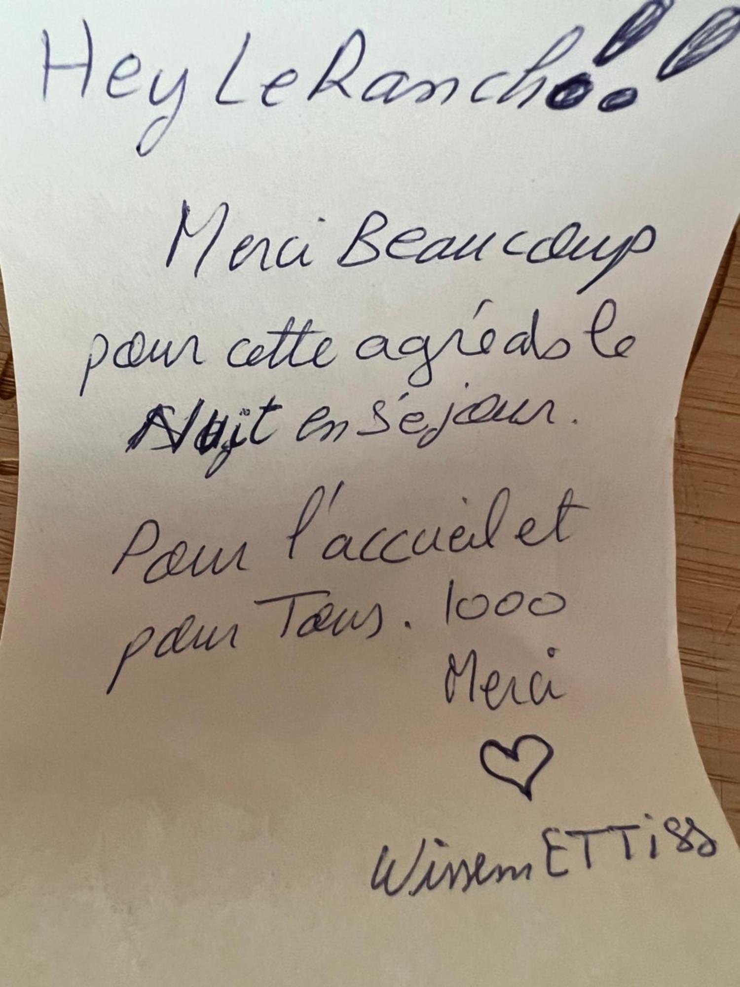 Hotel Le Ranch Brûlon Eksteriør billede