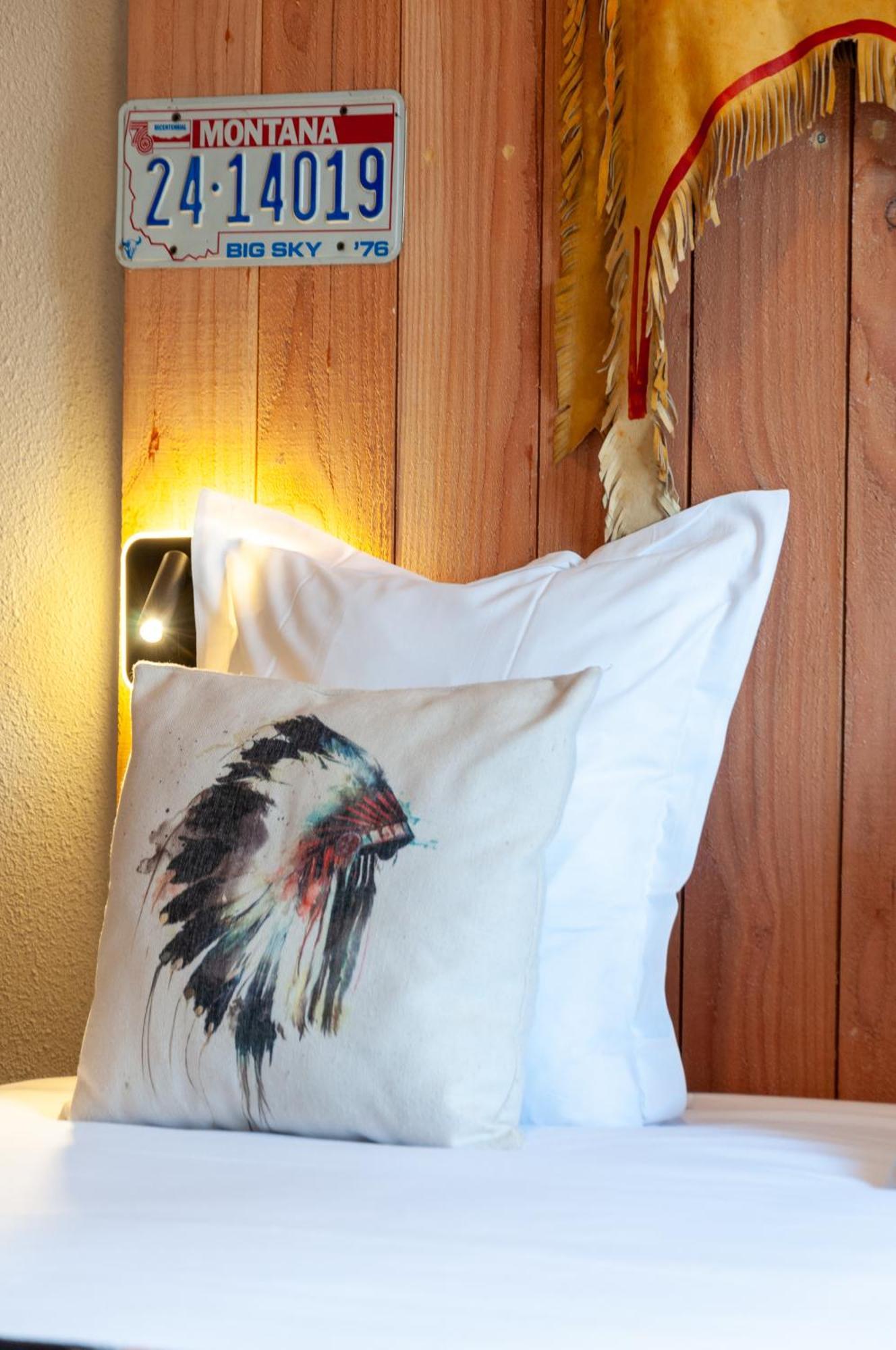 Hotel Le Ranch Brûlon Eksteriør billede